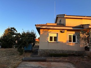 Chalet en venta en Calvarrasa de Arriba