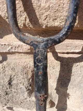 Tenazas Antiguas de Forja