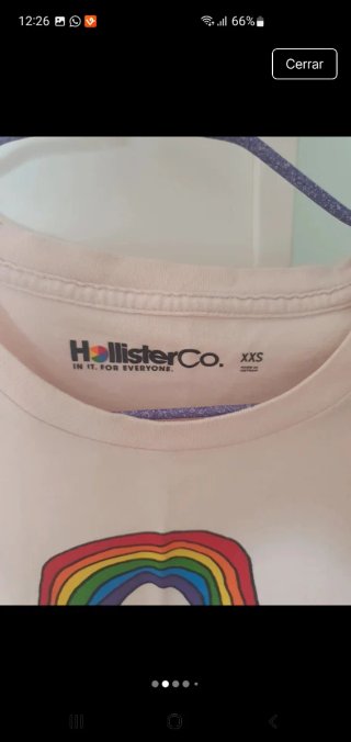 Camiseta Hollister Rosa con Arcoíris