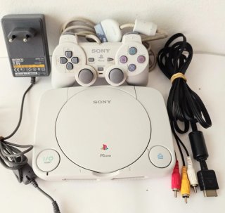 Sony PlayStation One (PS One) completa