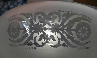 Juego de 4 tulipas antiguas de cristal esmerilado.