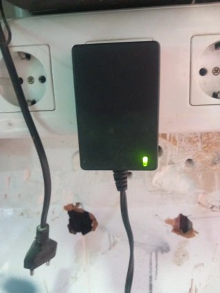 Cargador de pared negro