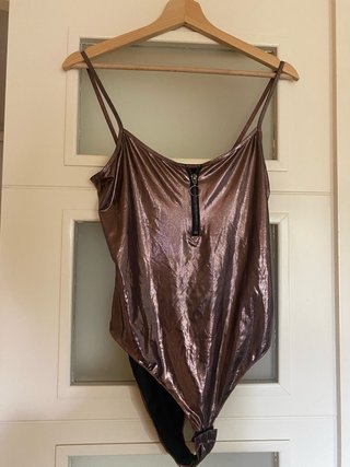Body Tezenis efecto metalizado cremallera