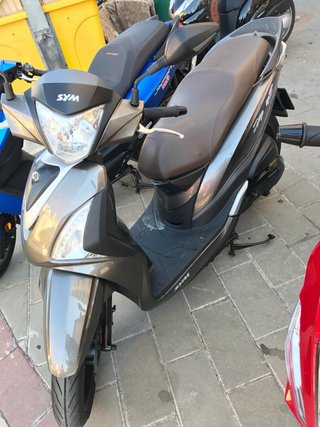 Moto SYM Symphony ST 125 Gris