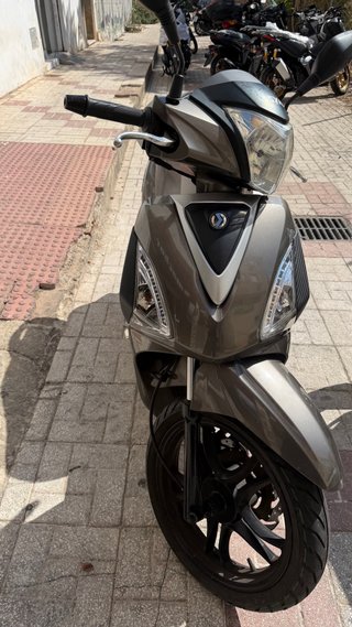 Moto SYM Symphony ST 125 Gris