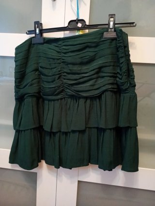 Falda Verde con Volantes