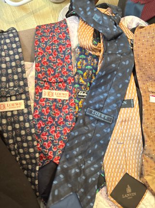 Corbatas de diseñador Loewe y Lanvin
