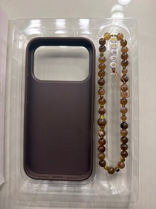 Custodia GUESS per iPhone 17 Pro con cinturino