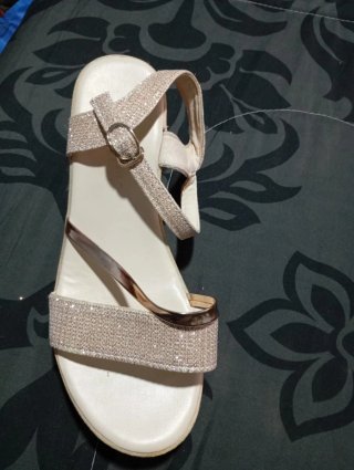 Sandalias de cuña con brillo