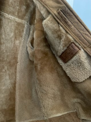 Cazadora de Piel Marrón con Cuello de Borrego