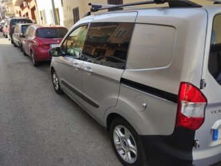 Ford E-Tourneo Courier 2018