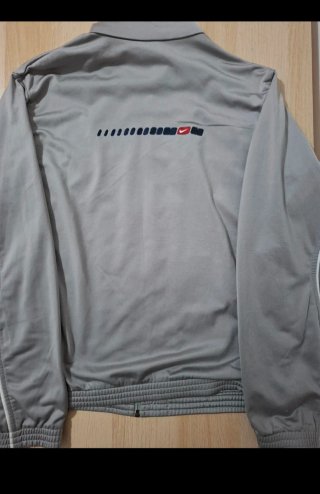 Sudadera Nike Y2K niño gris