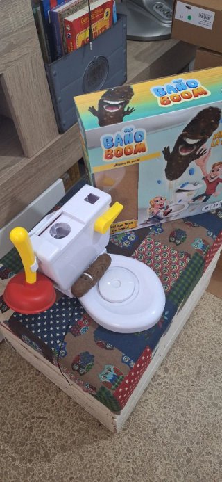 Atrapa la caca ,Baño Boom