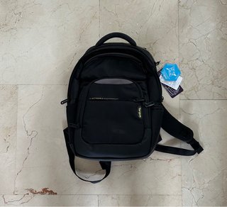 Mochila Targus 5 bolsillos 18L trabajo/colegio
