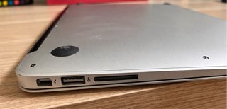 MacBook Air 13” 2015 · i5 · 256GB SSD · 4GB RAM