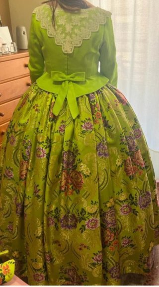 Traje de Fallera verde y morado
