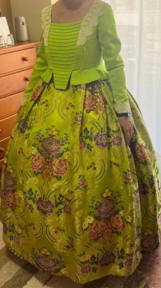 Traje de Fallera verde y morado