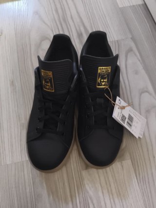 Zapatillas Adidas Stan Smith Negras y Doradas