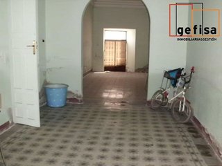 Casa adosada en venta en Centro en Valdepeñas