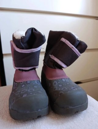 Mono talla 4 y botas de nieve talla 28/29