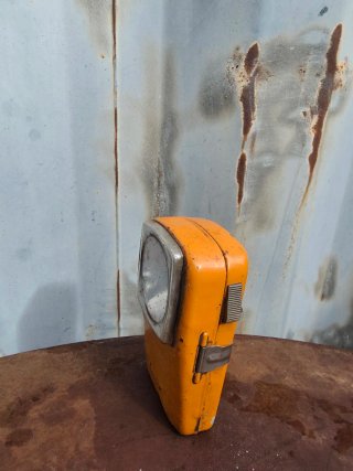 Linterna antigua naranja