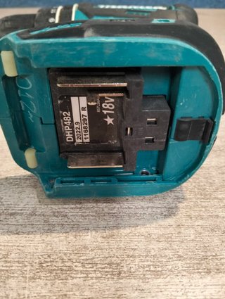 Makita Taladro percutor 18v DHP482 madera