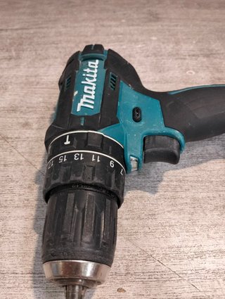 Makita Taladro percutor 18v DHP482 madera