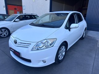 Toyota Auris 2011