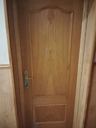 Puertas abatibles y correderas.