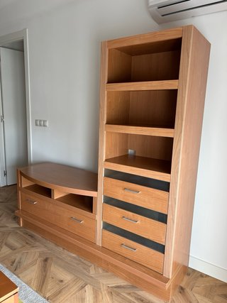 Mueble de salón para televisión con estantería