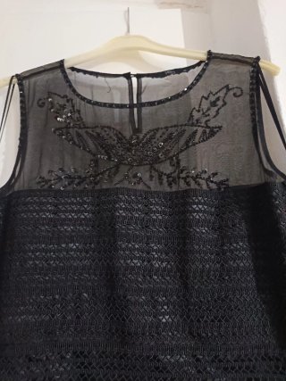 Vestido fiesta negro con pedrería Y flecos años 20