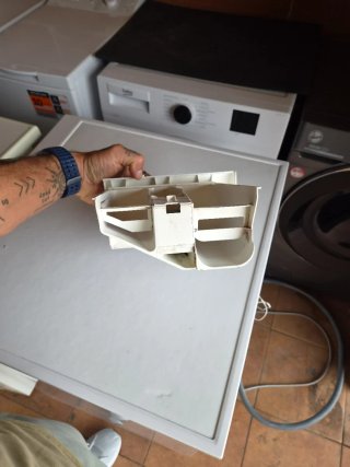 Cassetto detergente Siemens WM10E227EP/32 — 5 €