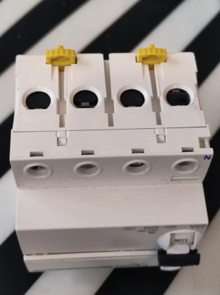 Interruptor diferencial; Acti9 iID;4P;25A;30mA,AC.