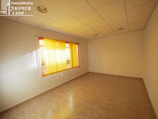 Local comercial en alquiler en Tomelloso