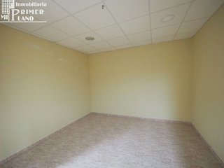 Local comercial en alquiler en Tomelloso