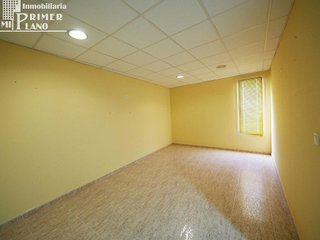 Local comercial en alquiler en Tomelloso