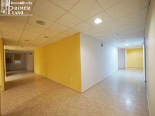 Local comercial en alquiler en Tomelloso