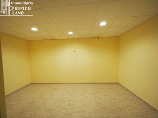 Local comercial en alquiler en Tomelloso