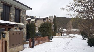 Casa adosada en venta en Boltaña