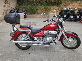 Hyosung Aquila Roja