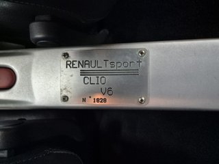 RENAULT CLIO 3.0 V6