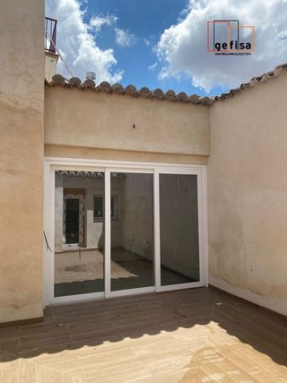 Casa adosada en venta en Zona Paseo de la Estación - Calle Cristo en Valdepeñas