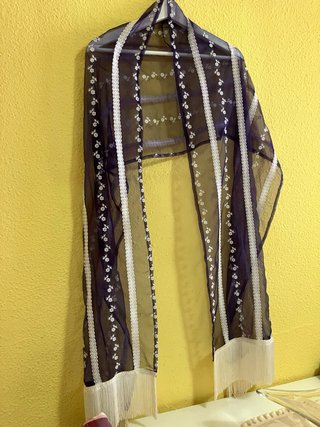 Chal Elegante azul con Detalles blancos