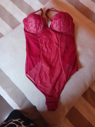 Body lencería fina Triumph burdeos talla 75/80-M/