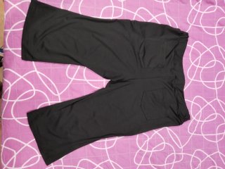 Pantalón corto elástico con bolsillos