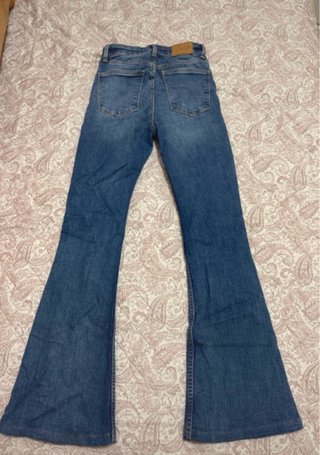 Pantalón vaquero campana azul