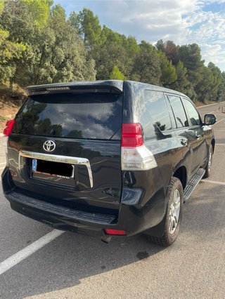 Toyota Land Cruiser 150 2011