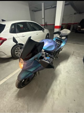 Moto Deportiva 600cc Azul/Morado
