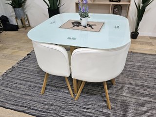 Mesa de Cristal Templado y 4 Sillas