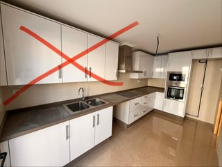 Módulos y puertas de cocina blancos